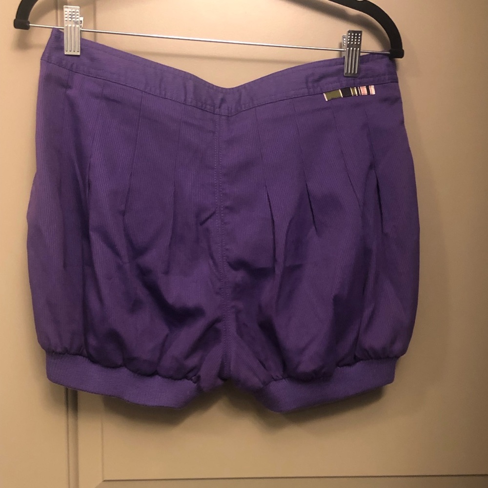 Shorts - Picture 2 of 3